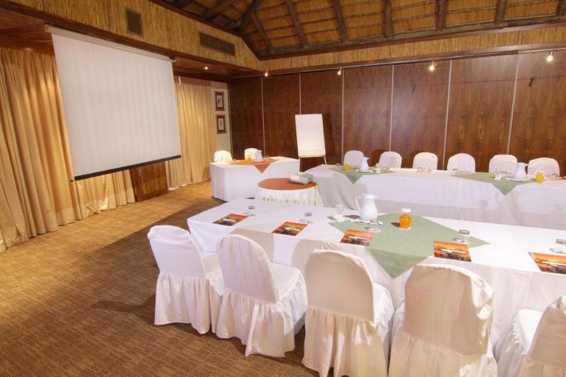 Cresta Mowana Safari Lodge Kasane Exteriör bild