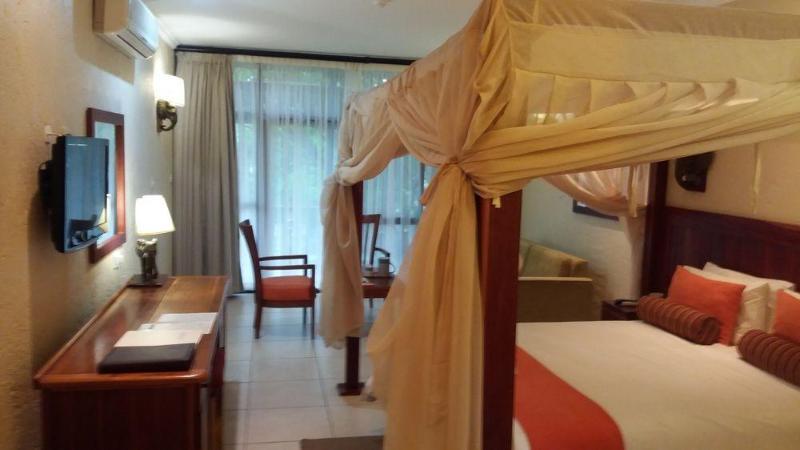 Cresta Mowana Safari Lodge Kasane Exteriör bild